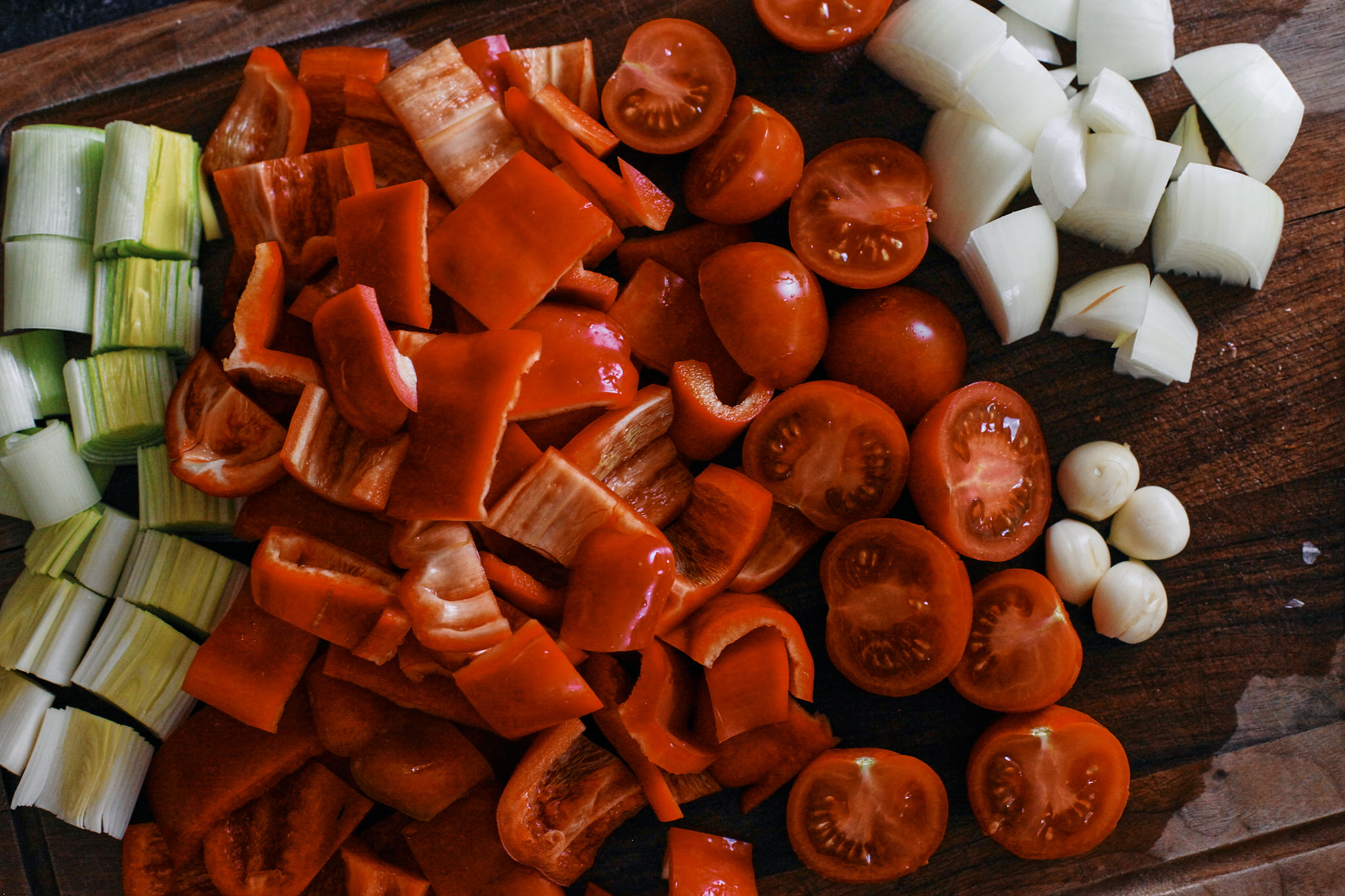 Ravioli Soup Smeg 2 chopped leeks, red pepper, tomatoes, onions and garlic