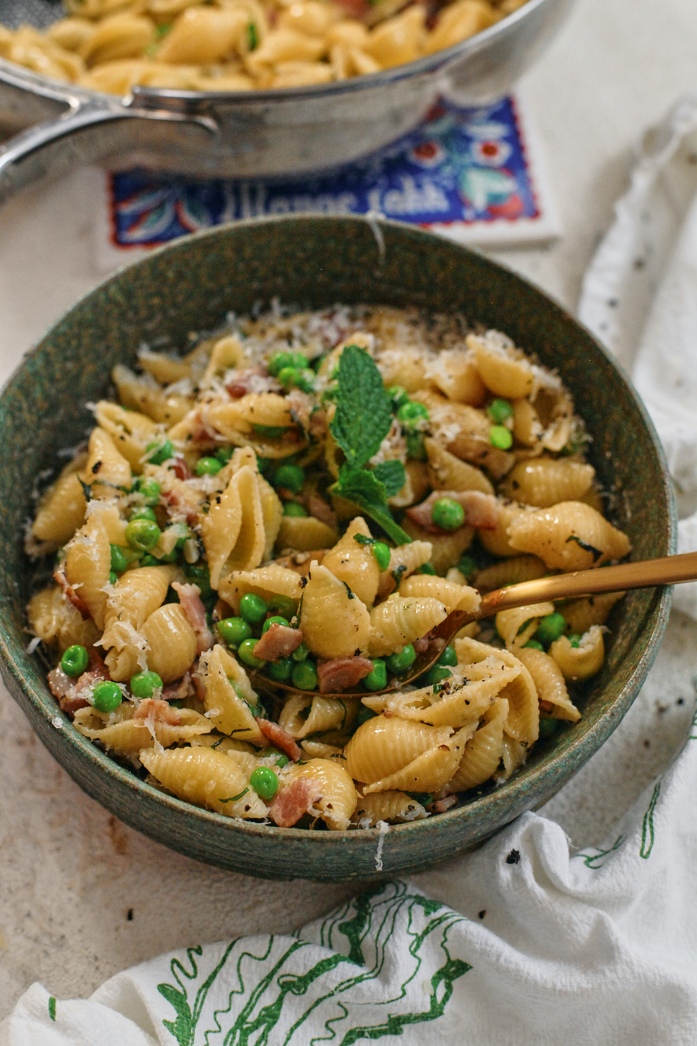 pasta with bacon, peas and mint